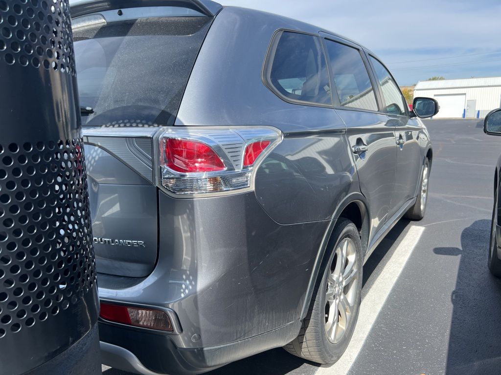 Thumbnail: 2015 Mitsubishi Outlander - 3