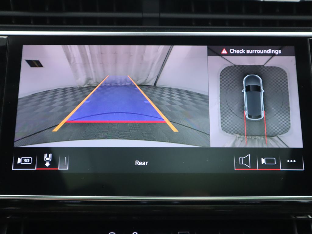 Thumbnail: 2025 Audi Q8 - 17