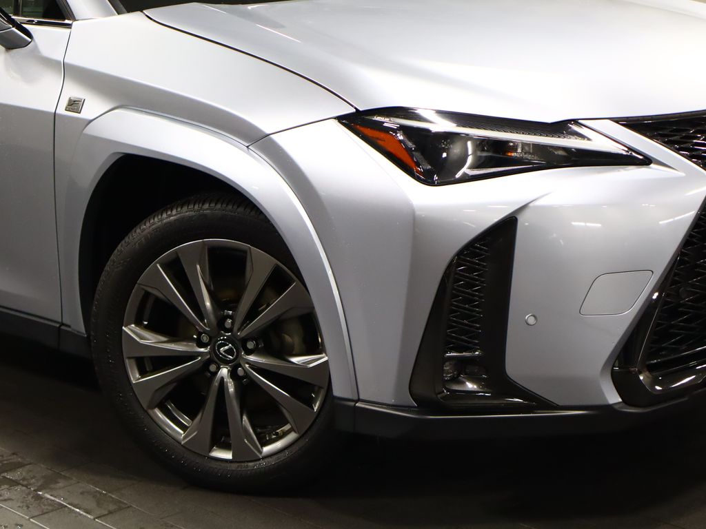 View vehicle photo 4