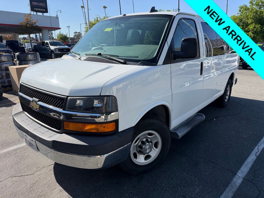 Summit White 2016 Chevrolet Express Van Rear-Wheel Drive 6-Speed Automatic Overdrive