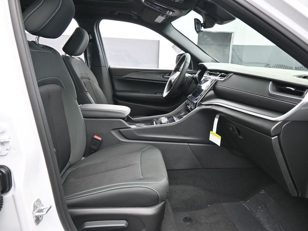 New 2026 Bright White Clearcoat Jeep Laredo X image 43