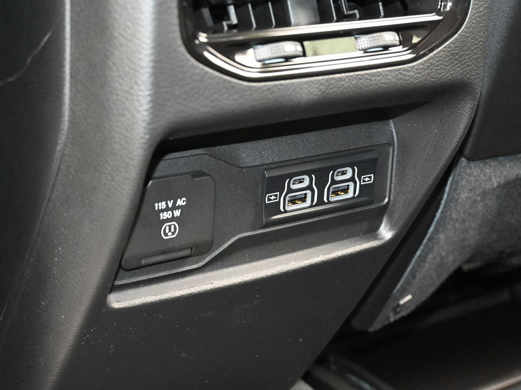 New 2025 Silver Zynith Jeep Laredo image 30