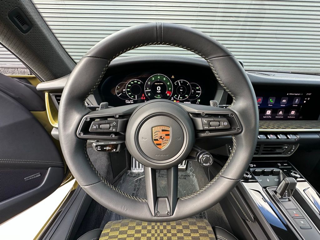 Thumbnail: 2026 Porsche 911 - 16