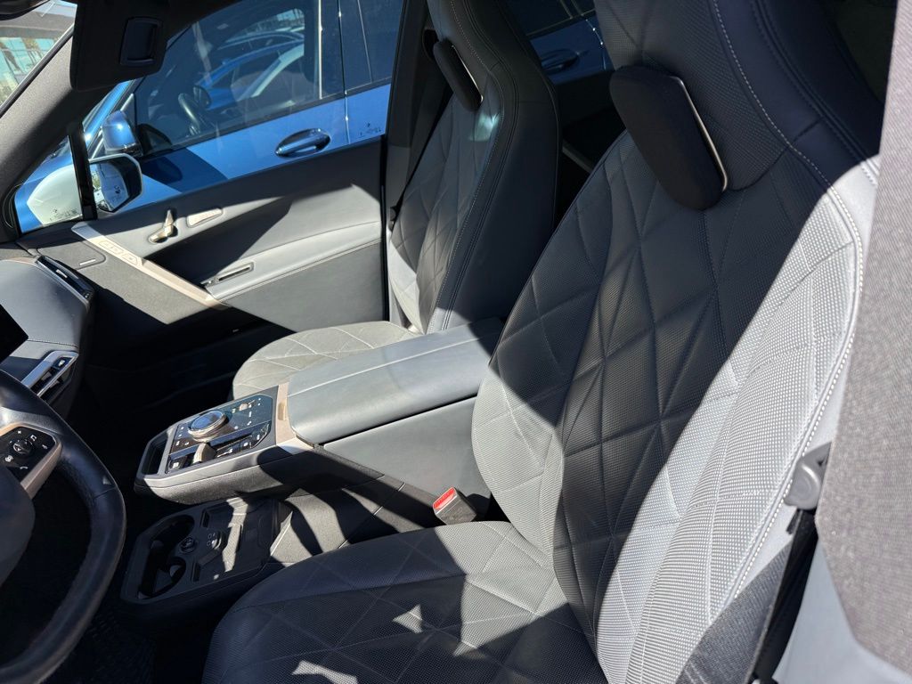 Thumbnail: 2024 BMW iX - 5