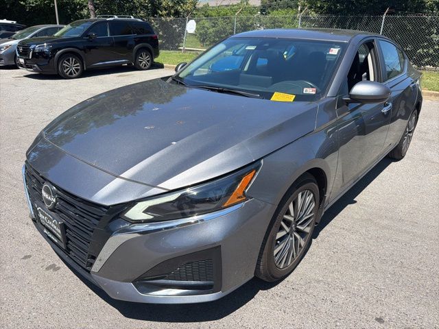 Gray (Gun Metallic) 2023 Nissan Altima Sedan Front-Wheel Drive Continuously Variable Transmission