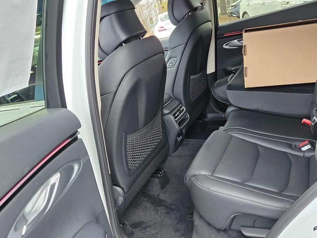 2026 GENESIS GV70 Select - Photo 10