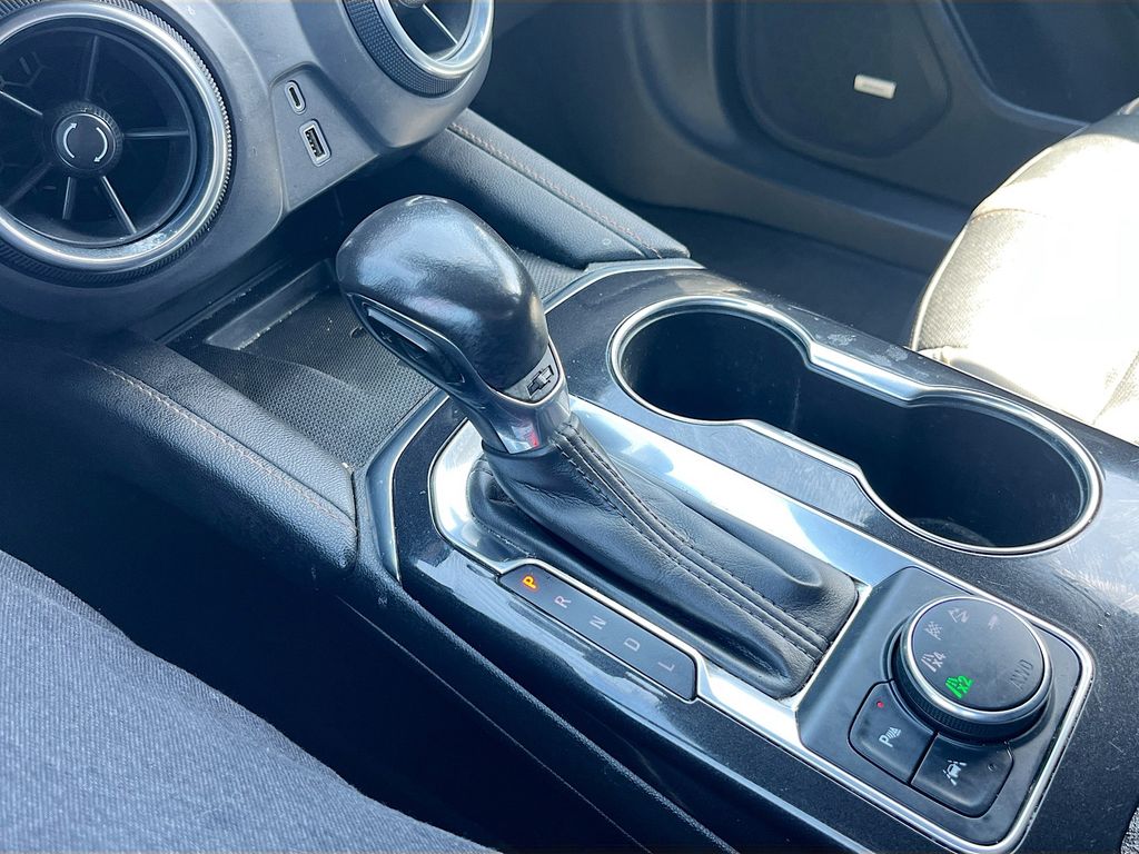 Used 2021 Gray Chevrolet Premier image 17