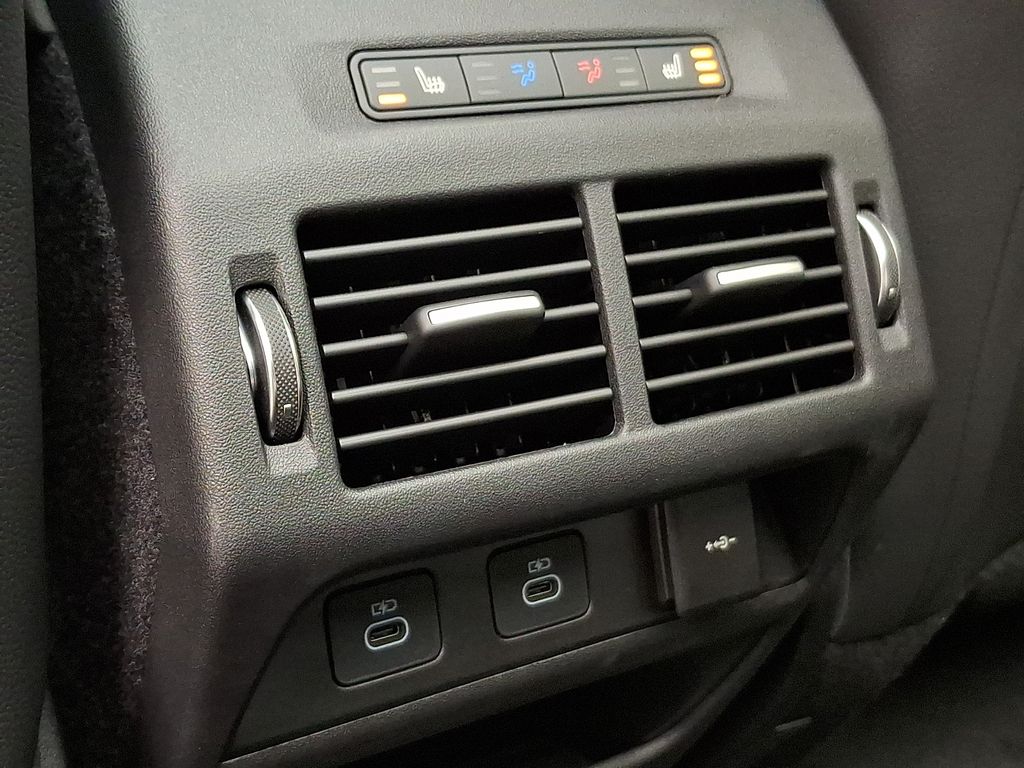 Thumbnail: 2026 Land Rover Discovery Sport - 7