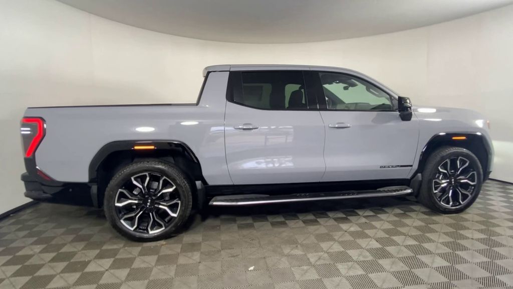 2024 GMC Sierra EV Denali Edition 1 9