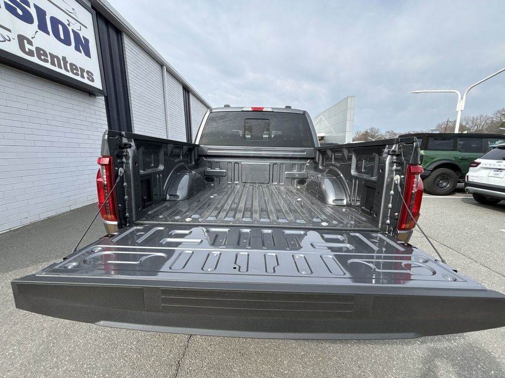 New 2026 Carbonized Gray Metallic Ford XLT image 20