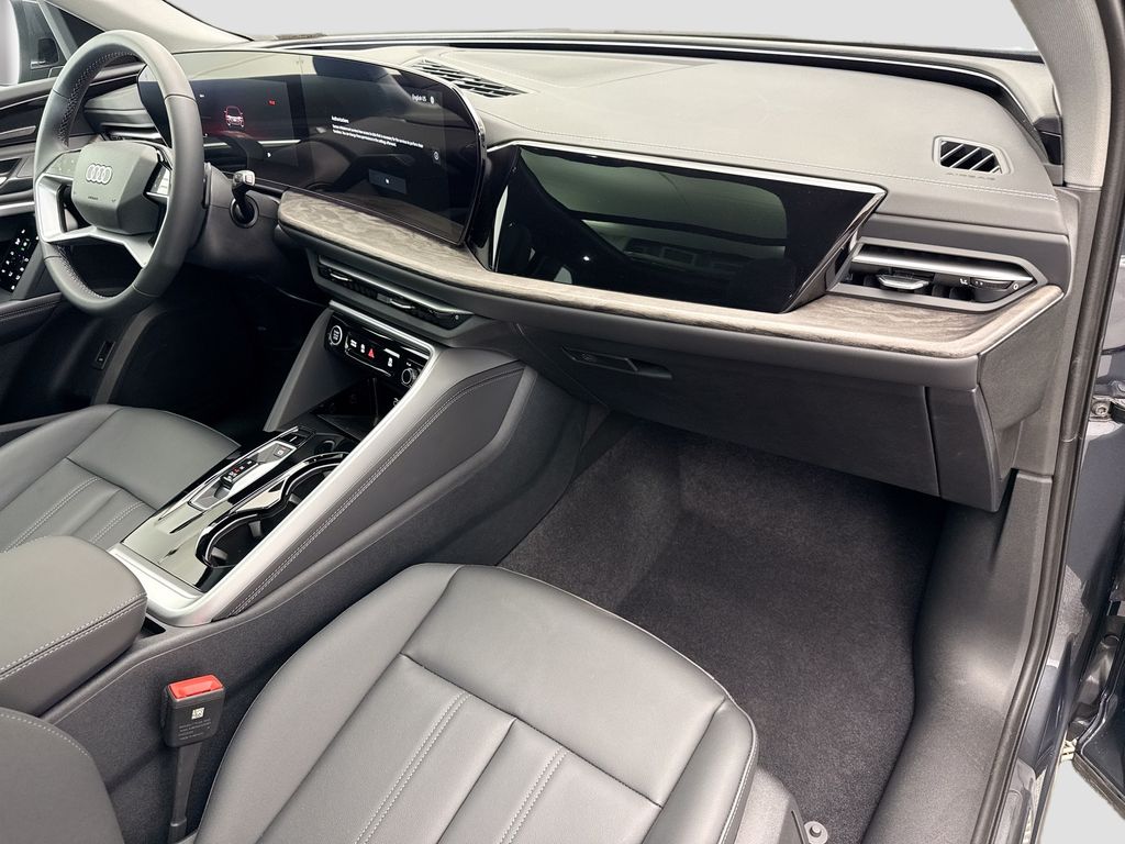 Thumbnail: 2025 Audi Q5 - 16