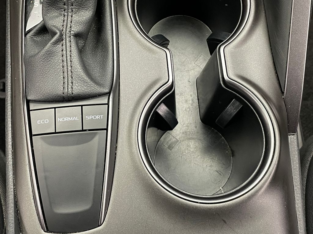 2023 Toyota Camry SE 29
