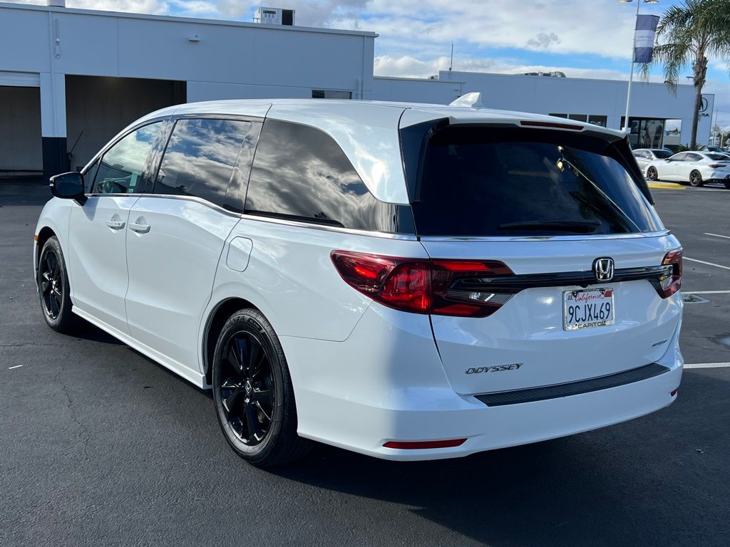 Thumbnail: 2023 Honda Odyssey - 9