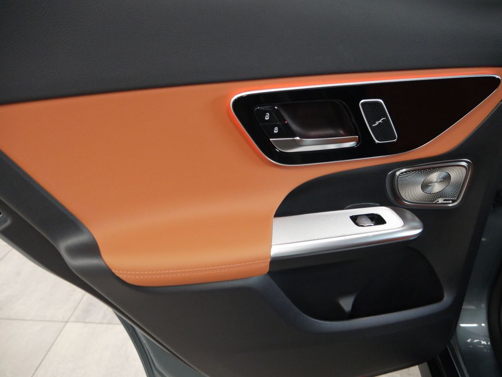 Thumbnail: 2026 Mercedes-Benz GLC - 20