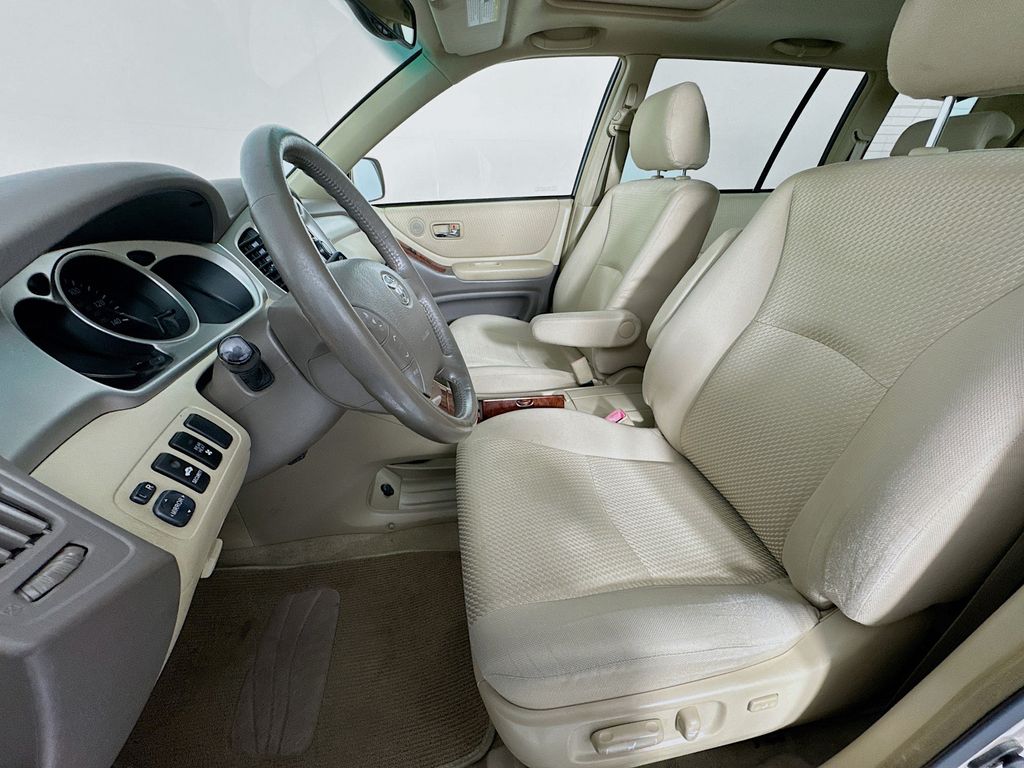 Used Car 2004 Toyota Highlander  V6 For Sale Under $10,000 In Austin, Texas