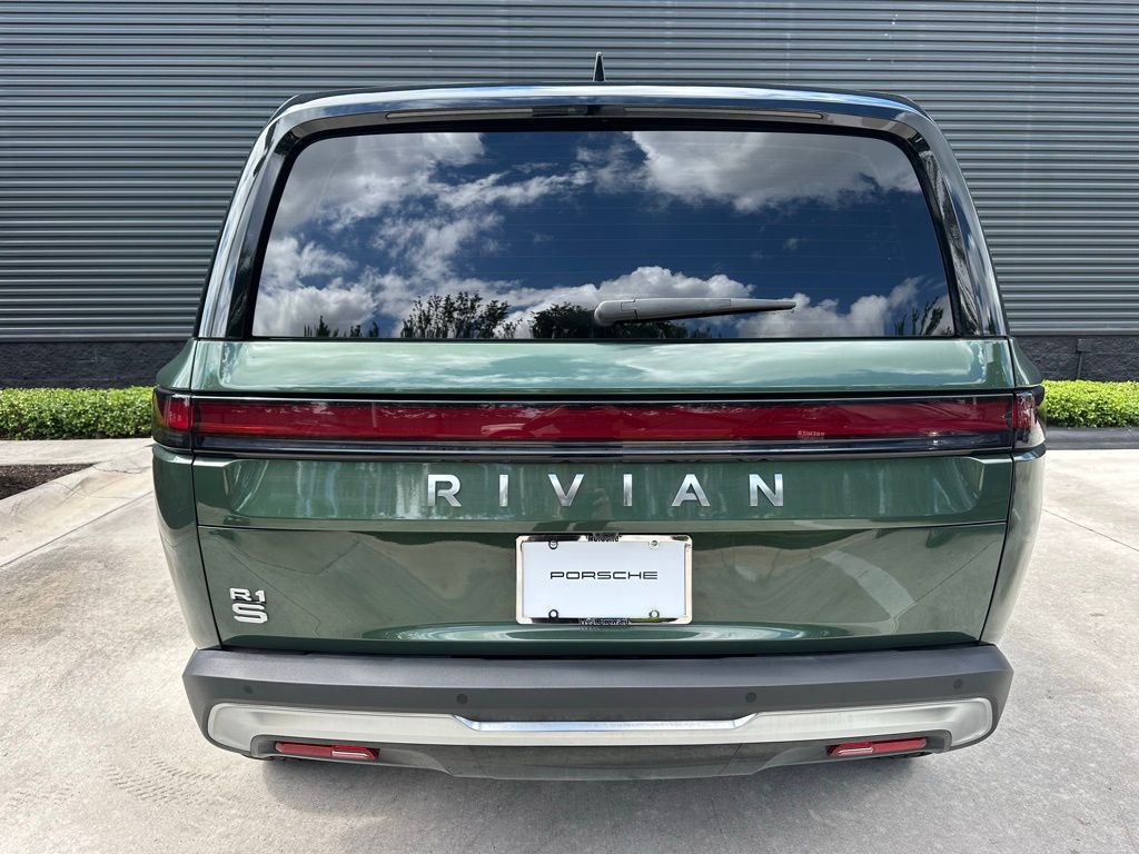 Thumbnail: 2025 Rivian R1S - 12