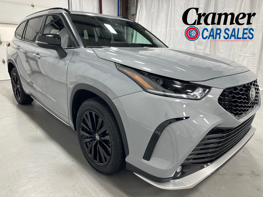 Cement 2025 Toyota Highlander XSE AWD SUV / Crossover All-Wheel Drive 8-Speed Automatic