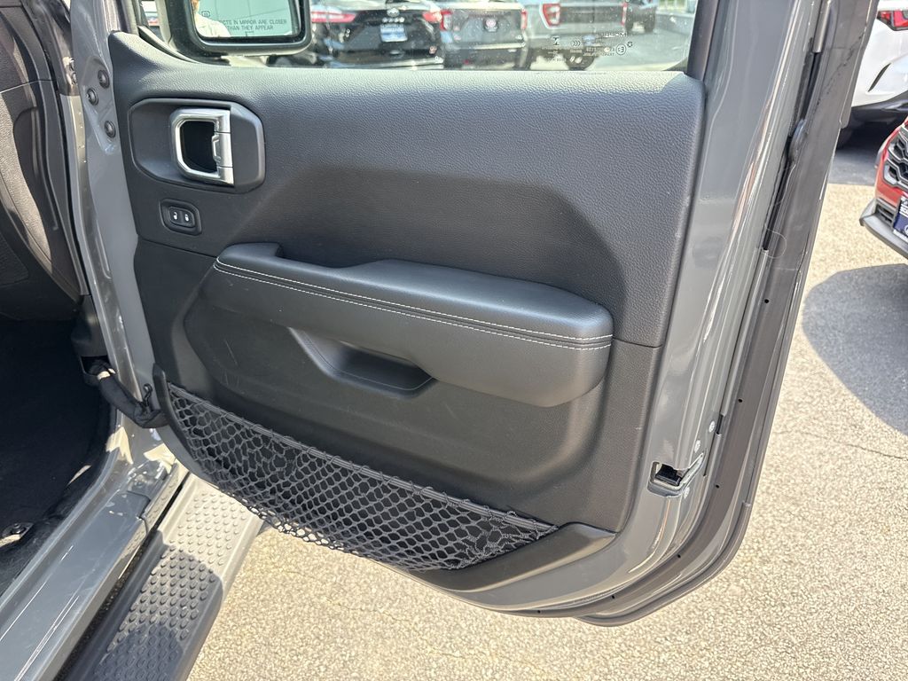 Used 2021 Gray Jeep Unlimited Sahara image 29