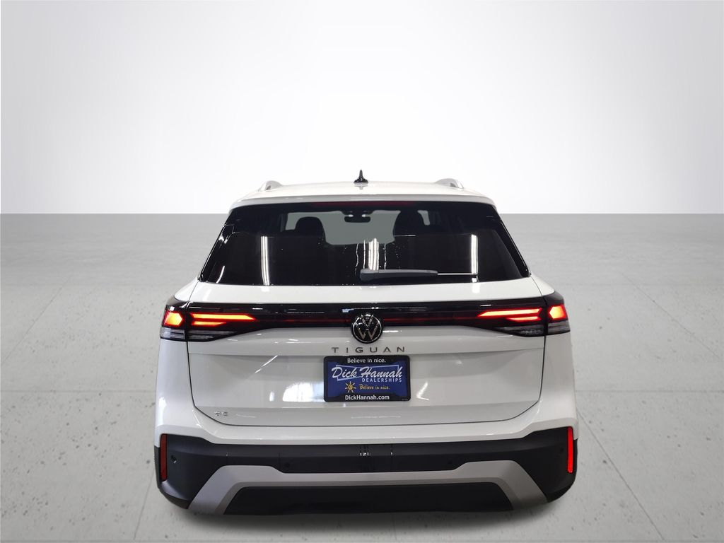 2025 Volkswagen Tiguan 2.0T SE