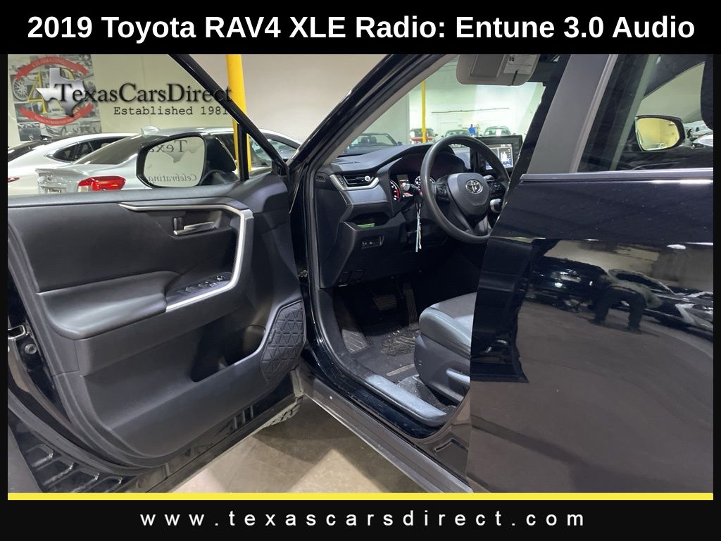 2019 Toyota RAV4 XLE 7