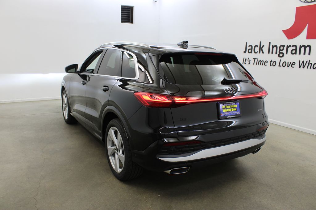 new 2025 Audi Q5 car, priced at $59,890