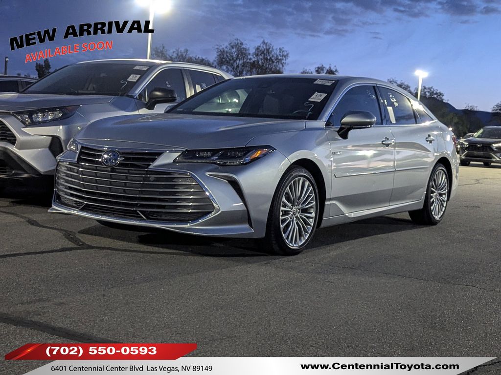 2021 Toyota Avalon Limited Hybrid's photo