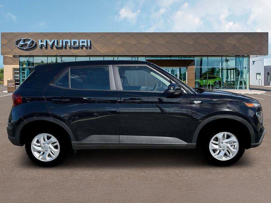New 2026 Black Hyundai SE image 9