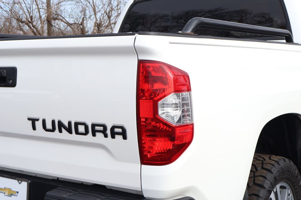 Thumbnail: 2019 Toyota Tundra - 7