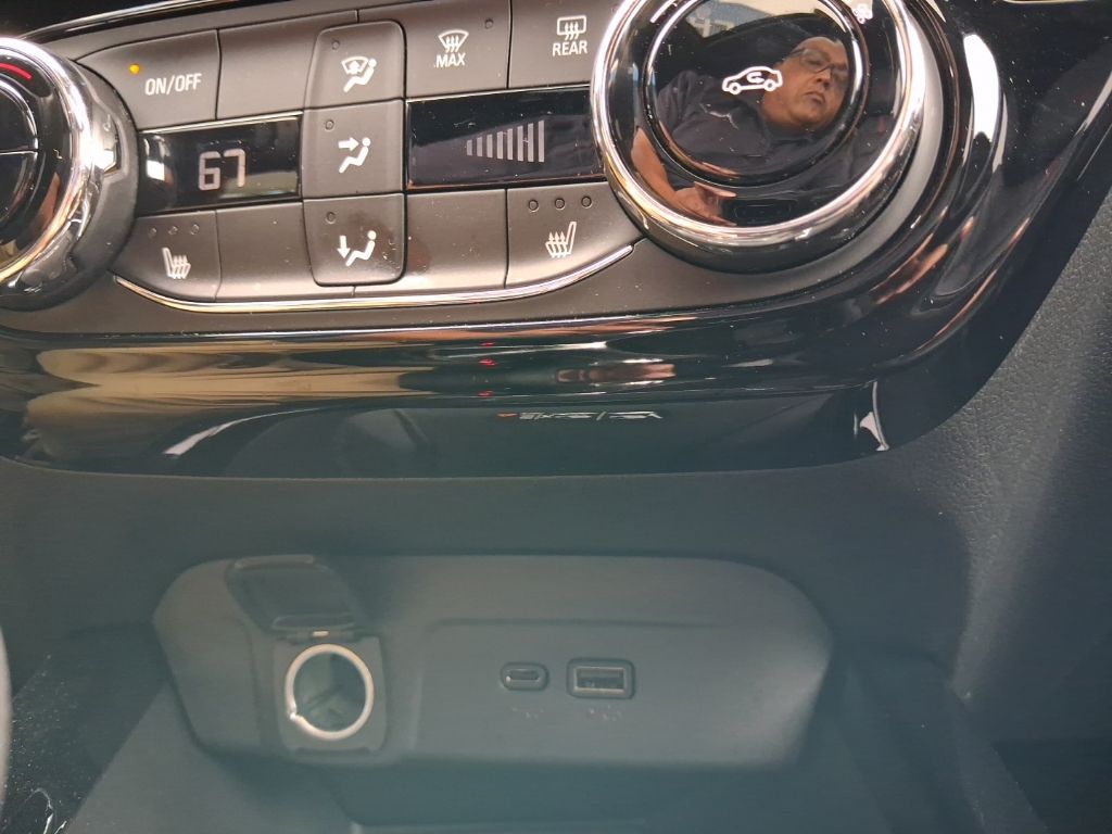 Used 2025 Chevrolet Trax SUV