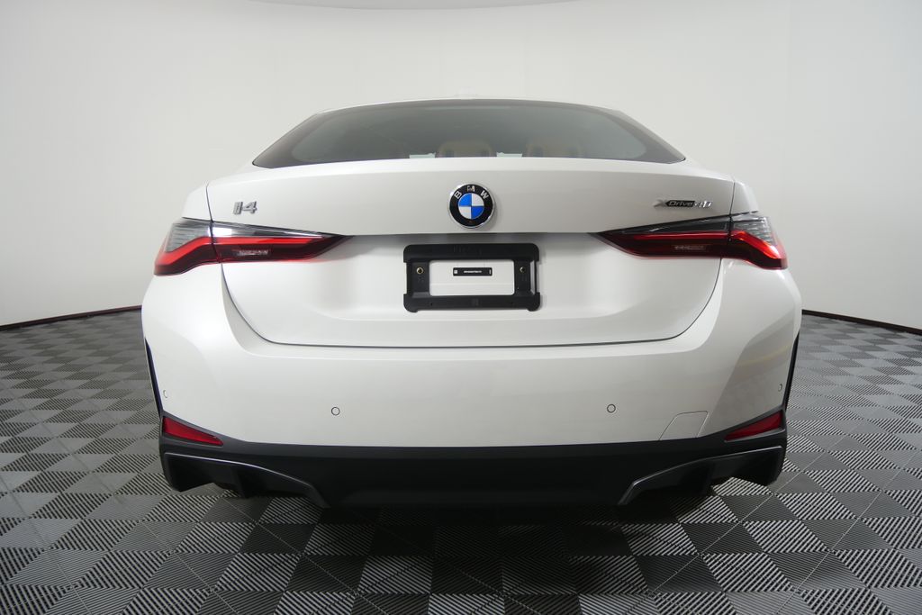 Thumbnail: 2026 BMW i4 - 4