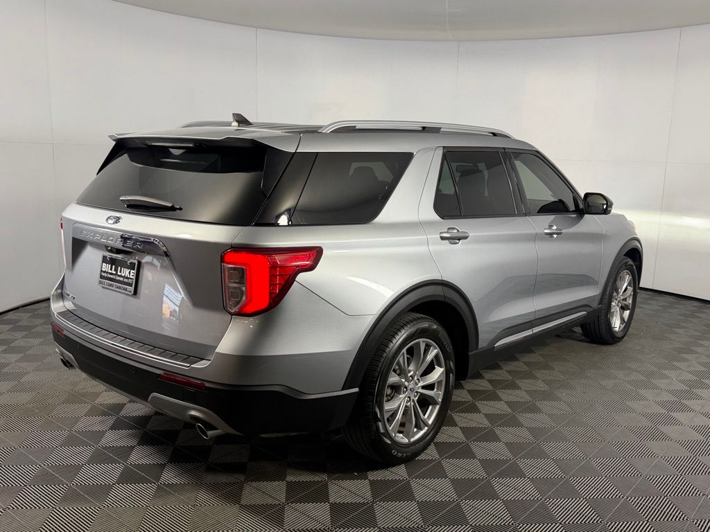 View vehicle photo 7