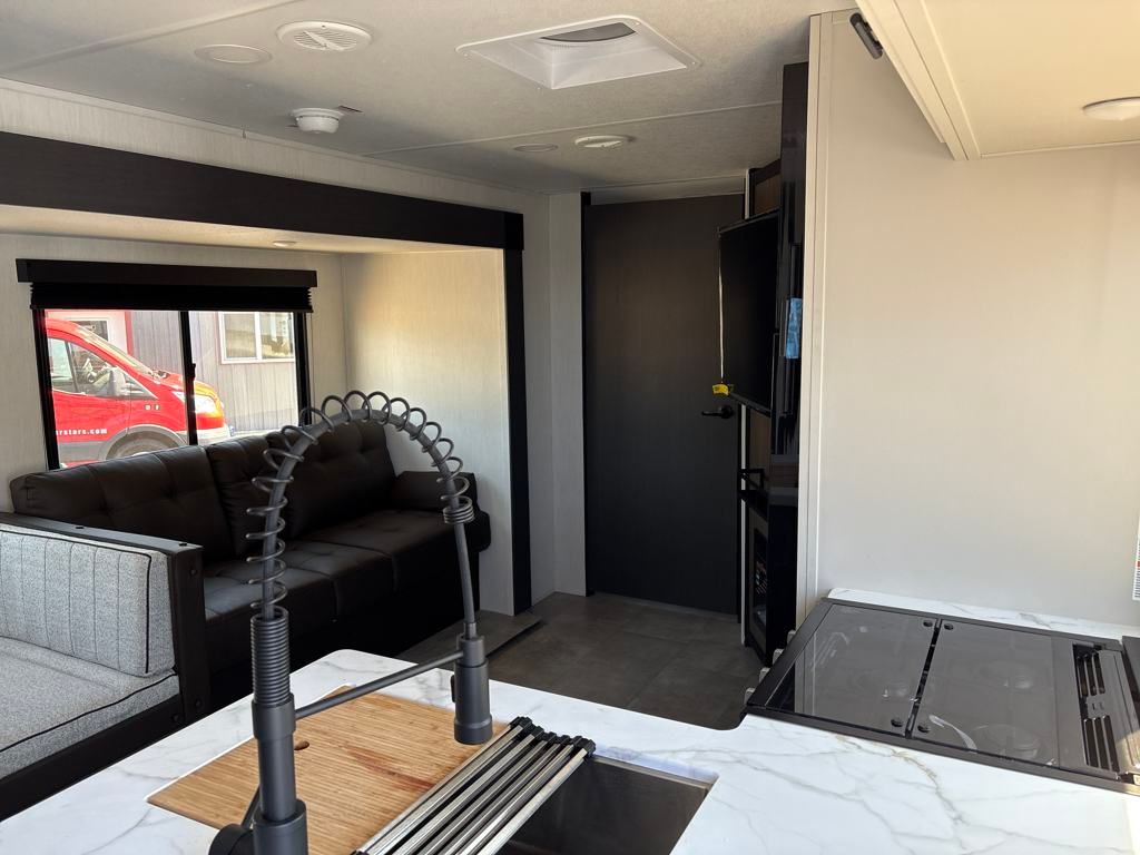 2026 Black/Gold Prime Time Tracer 295DB Travel Trailer