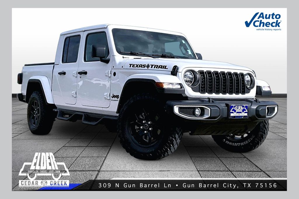 Bright White Clearcoat 2025 Jeep Gladiator Pickup Truck Four-Wheel Drive 8-Speed Automatic