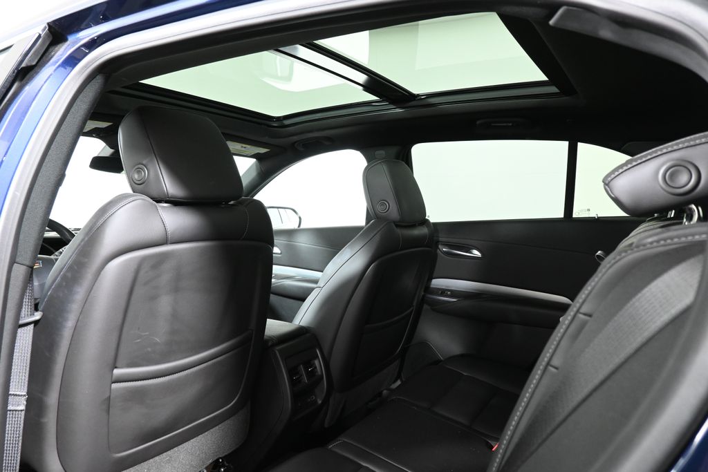 Thumbnail: 2019 Cadillac XT4 - 6