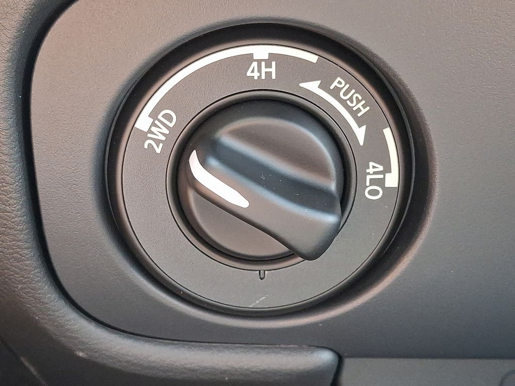 2026 Nissan Frontier — photo 14