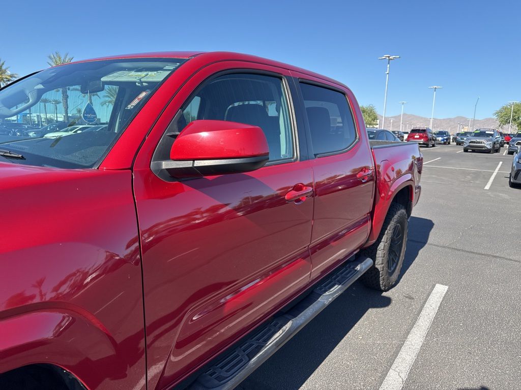 Thumbnail: 2019 Toyota Tacoma - 5