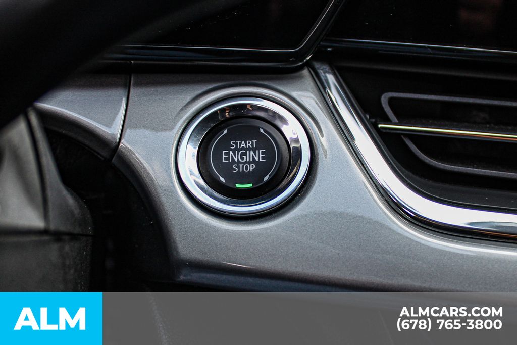 Used 2025 Black Chevrolet LT image 29