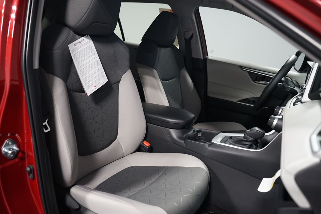 Thumbnail: 2025 Toyota RAV4 - 28