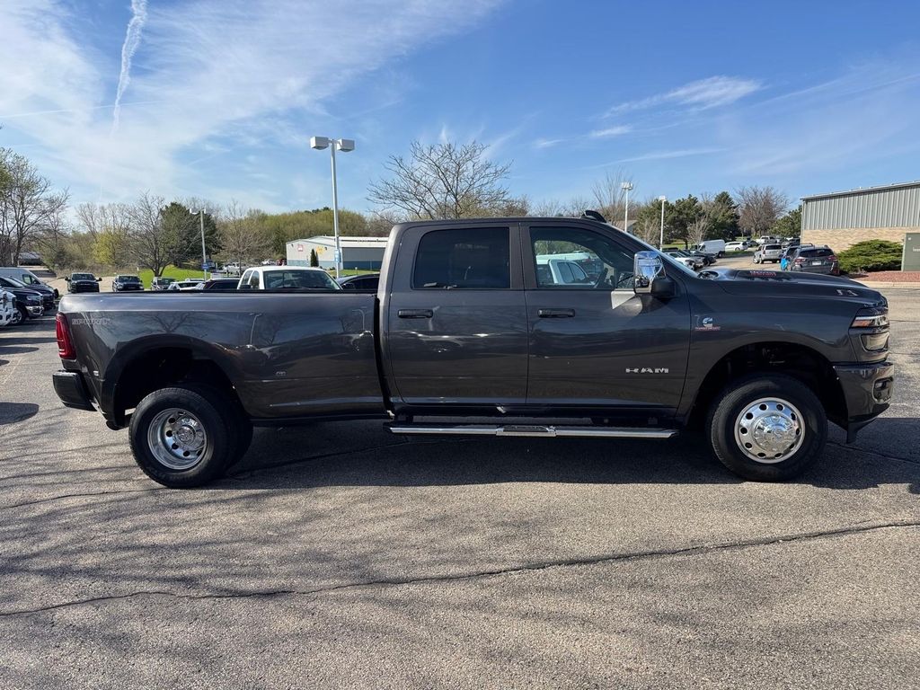 Certified Used 2025 Granite Crystal Metallic Clearcoat Ram Laramie image 2