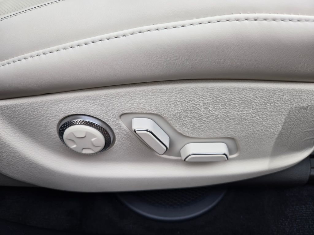 Thumbnail: 2025 Genesis GV80 - 22