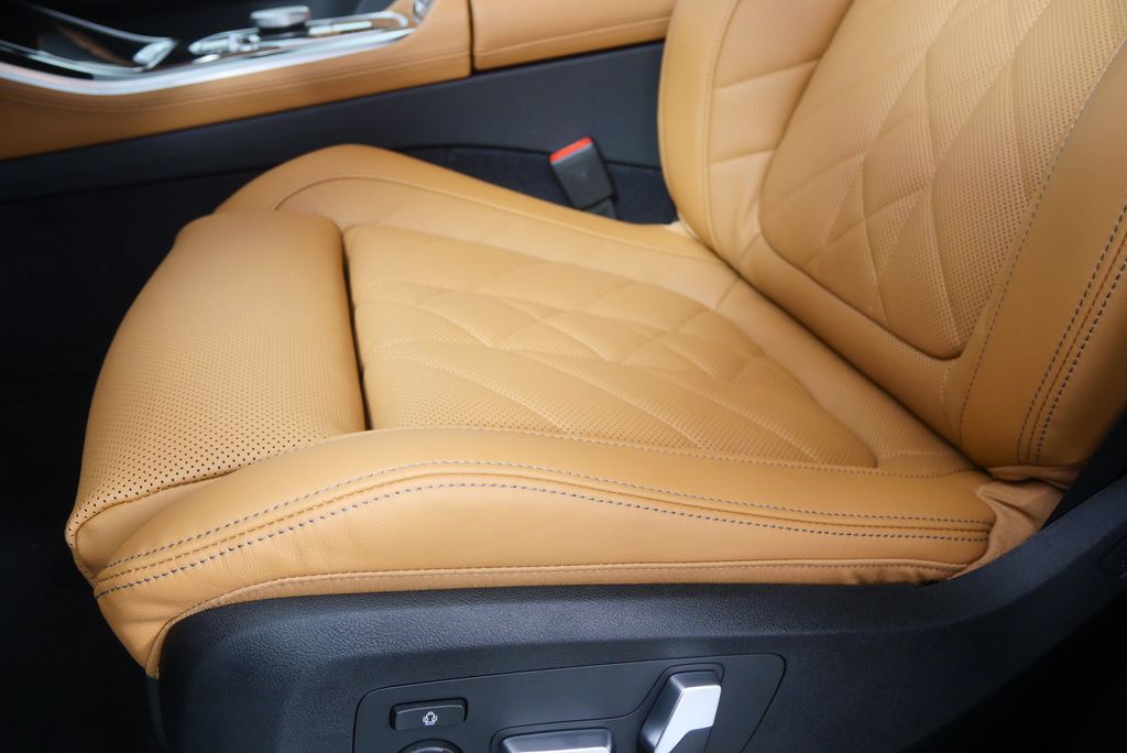 Thumbnail: 2026 BMW X5 - 10