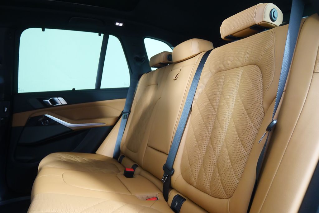 Thumbnail: 2026 BMW X5 - 15