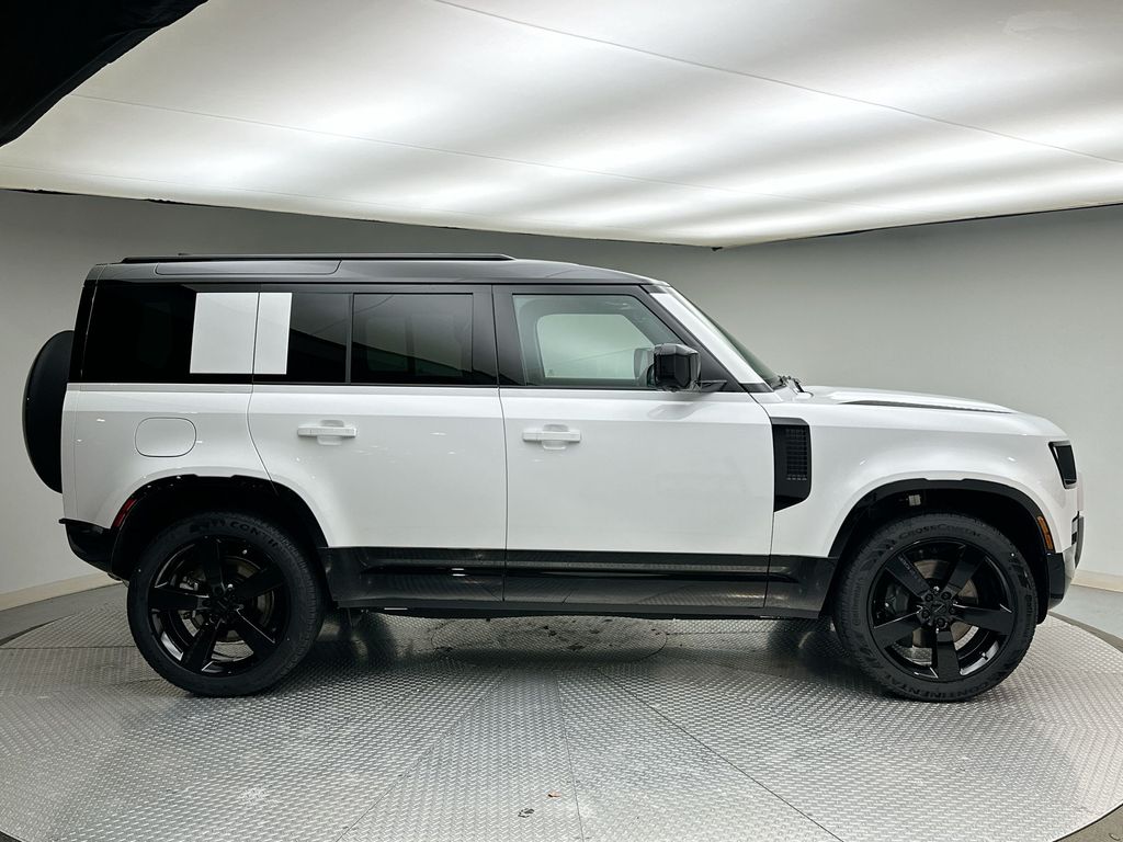 Thumbnail: 2026 Land Rover Defender - 4