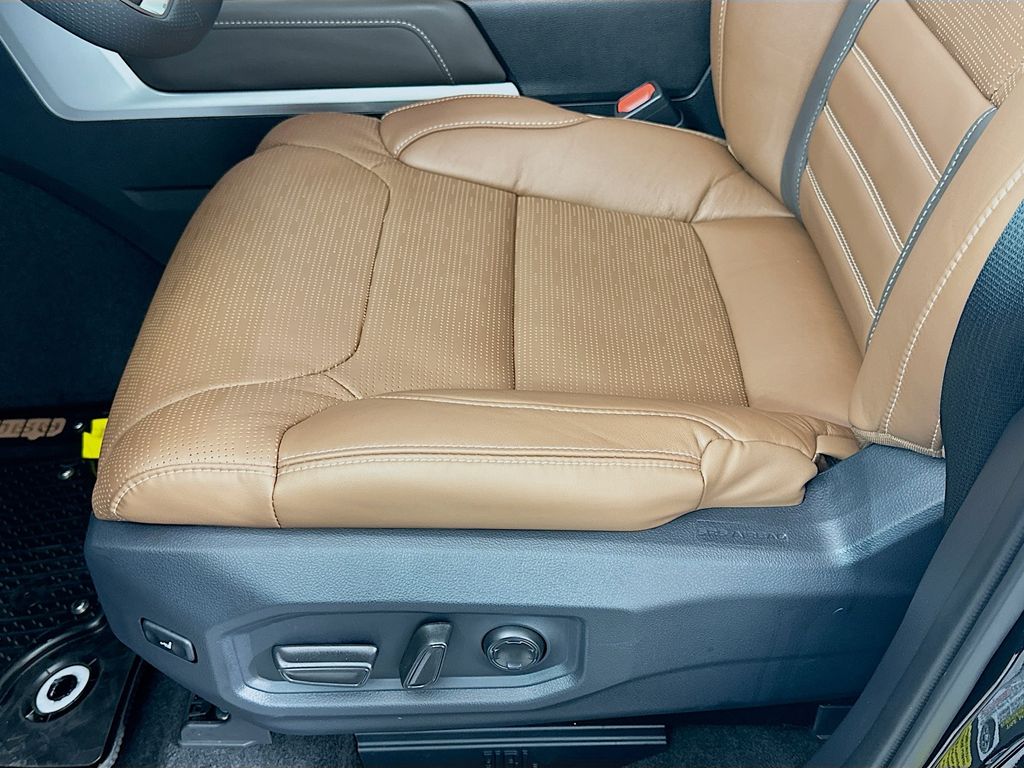 Thumbnail: 2025 Toyota Tundra - 20