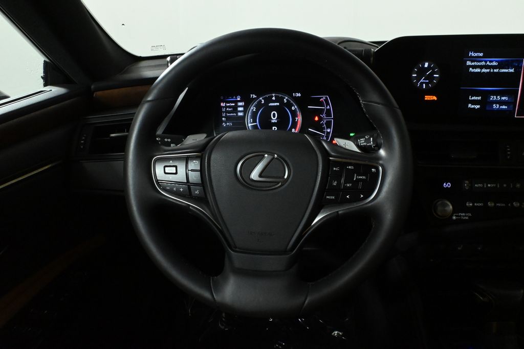 Thumbnail: 2022 Lexus ES - 19