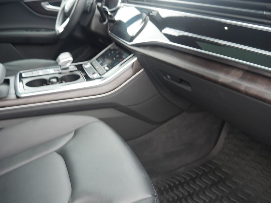 Thumbnail: 2023 Audi Q7 - 32