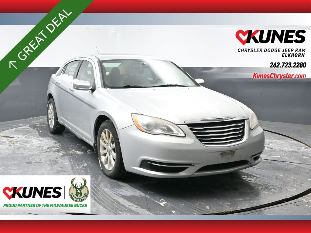 Bright Silver Metallic Clearcoat 2011 Chrysler 200 Touring Sedan FWD Sedan Front-Wheel Drive 6-Speed Automatic