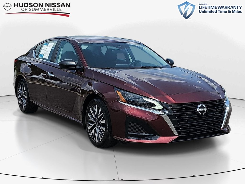 Garnet Pearl Metallic 2025 Nissan Altima Sedan Front-Wheel Drive Continuously Variable Transmission