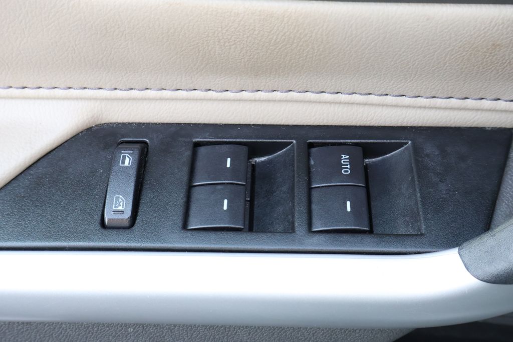 Thumbnail: 2013 Ford Edge - 15