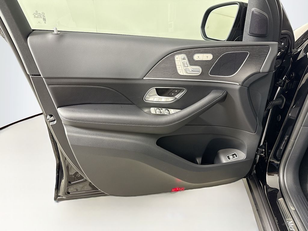 Thumbnail: 2026 Mercedes-Benz GLE - 25